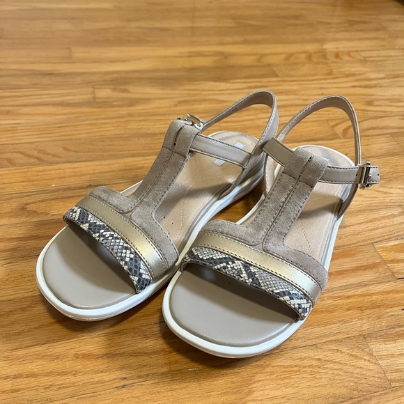 Geox Respira Jearl Sandals - Picture 14 of 15